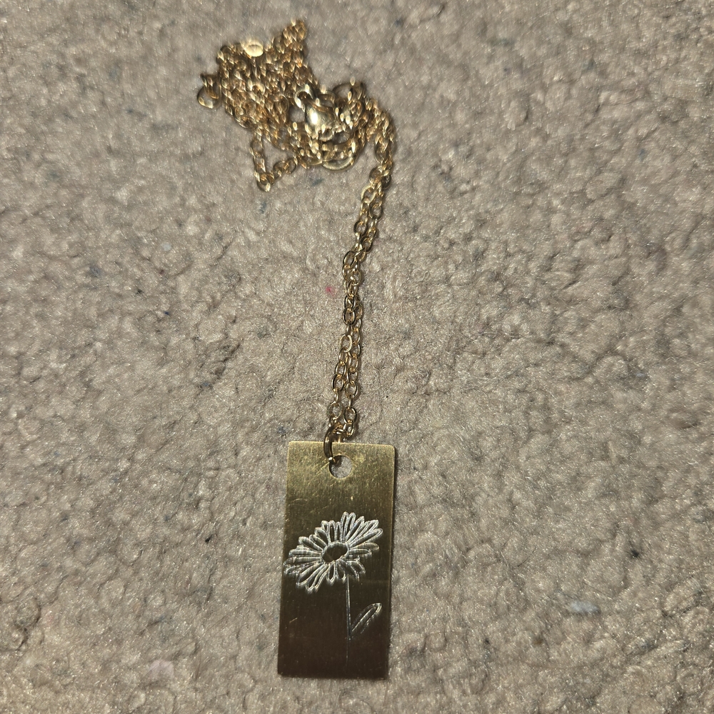 Daisy Pendant Necklace